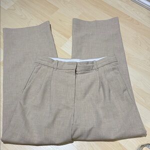 Aritzia Effortless pants Short